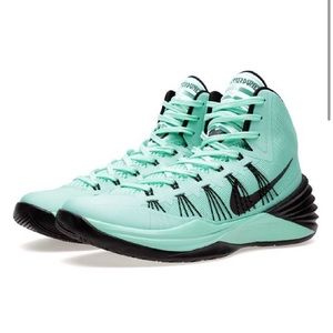 2013 Hyperdunk Nike shoes